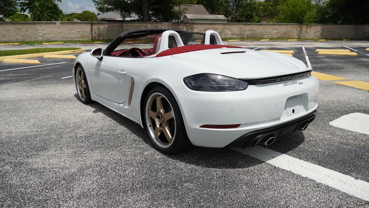 2022 Porsche 718 Boxster - Image 14 of 31
