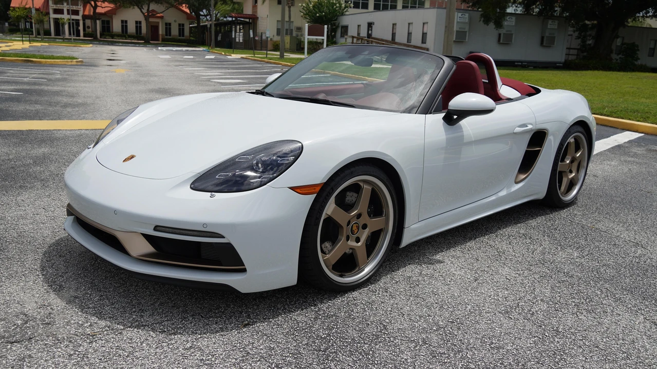 2022 Porsche 718 Boxster - Image 9 of 31