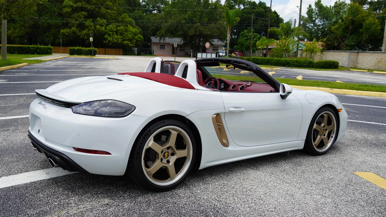 2022 Porsche 718 Boxster - Image 20 of 31