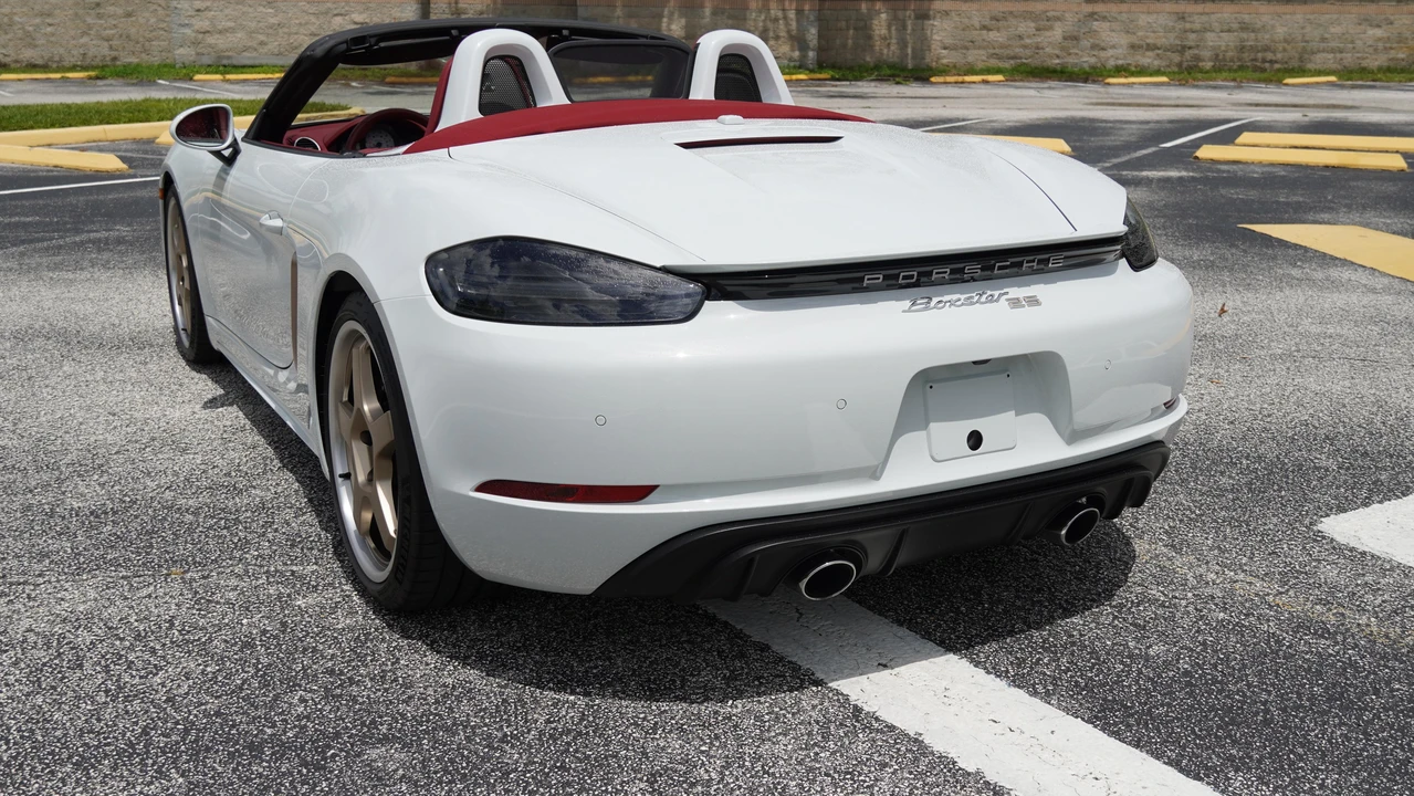2022 Porsche 718 Boxster - Image 16 of 31