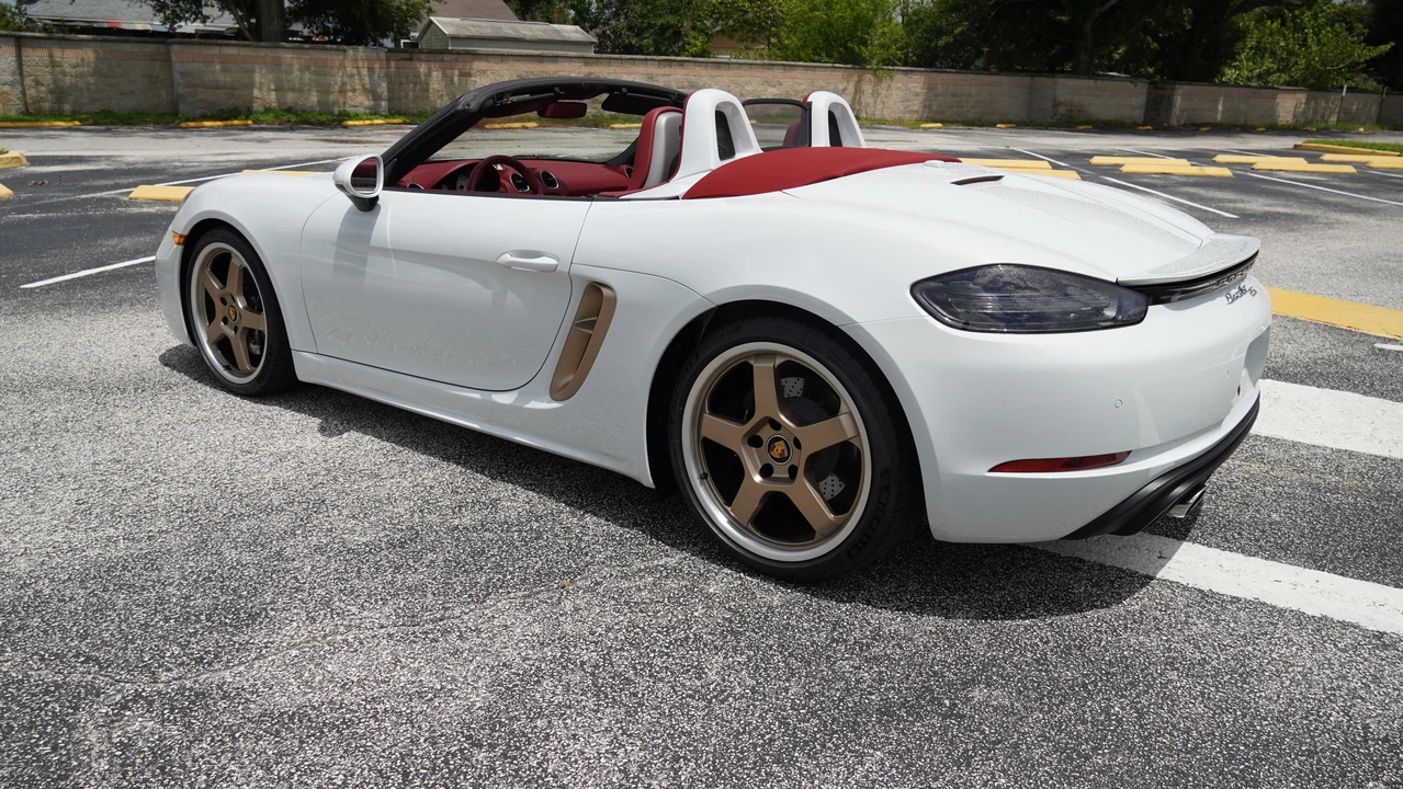 2022 Porsche 718 Boxster - Image 13 of 31