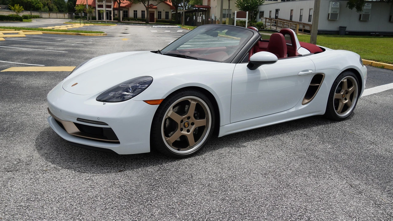 2022 Porsche 718 Boxster - Image 10 of 31