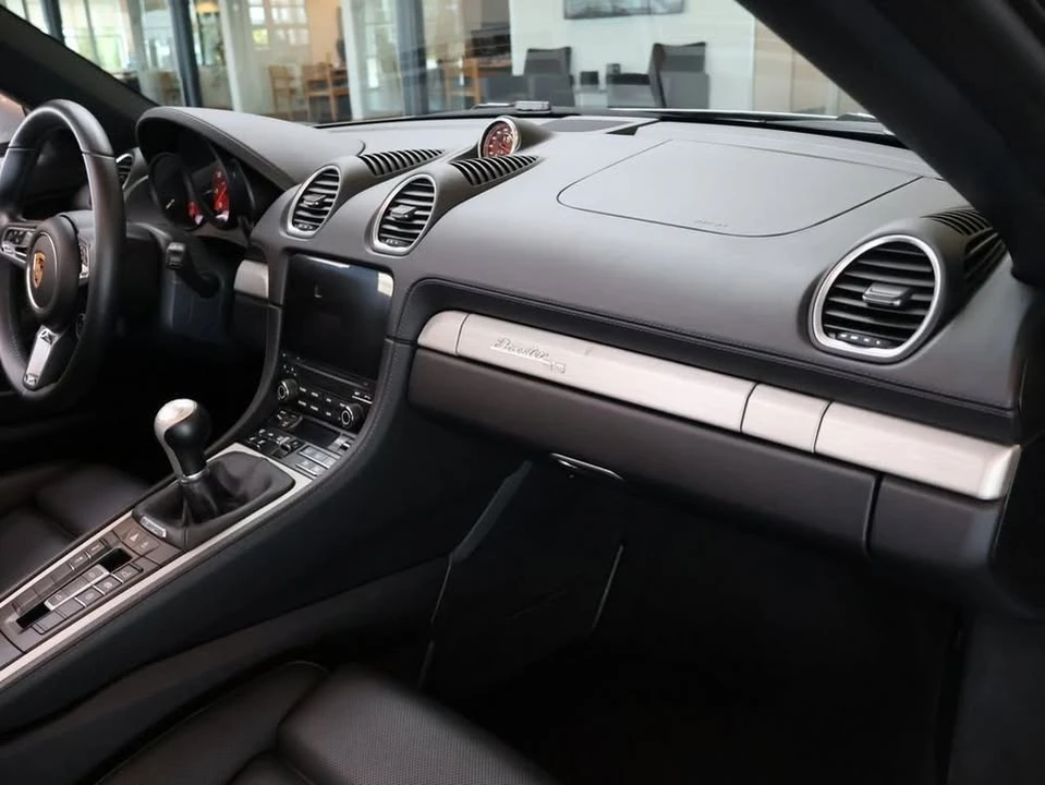 2022 Porsche Boxster - Image 10 of 20