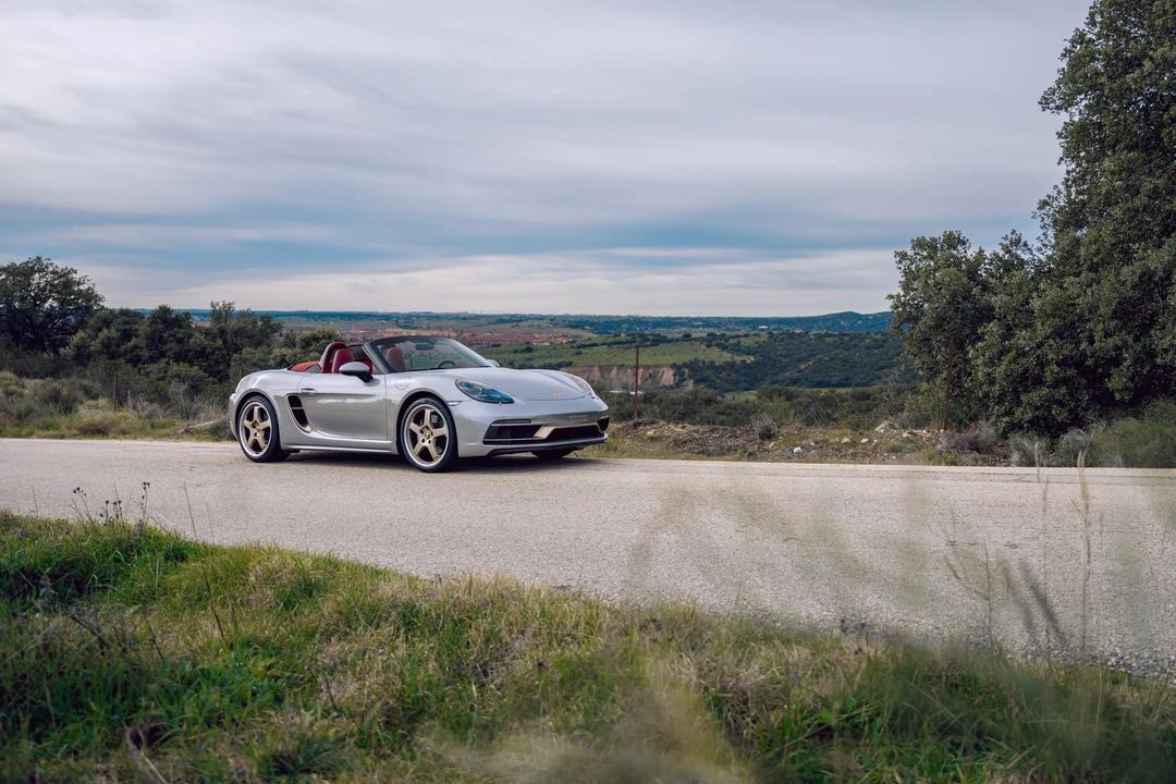 2022 Porsche 718 Boxster - Image 12 of 31