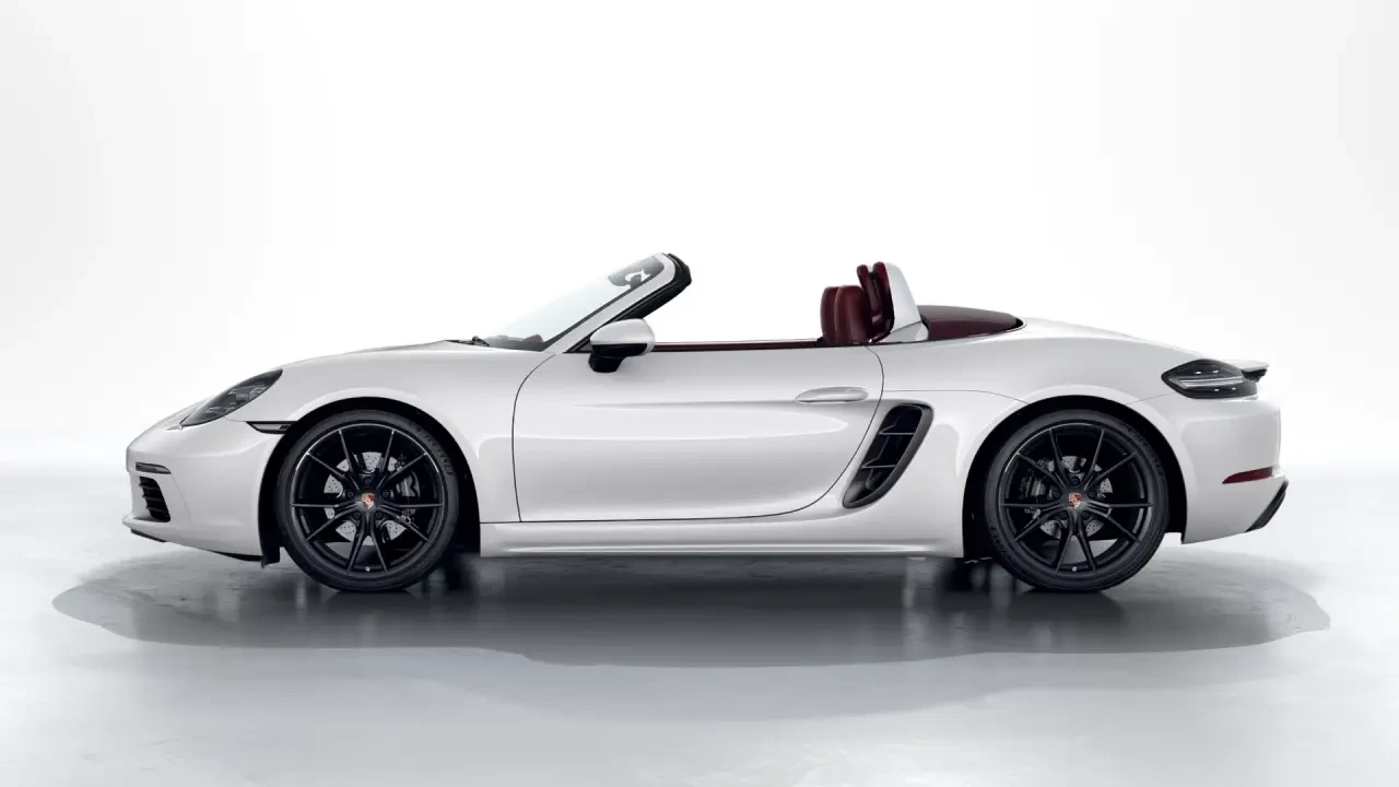 2022 Porsche 718 Boxster - Image 17 of 31