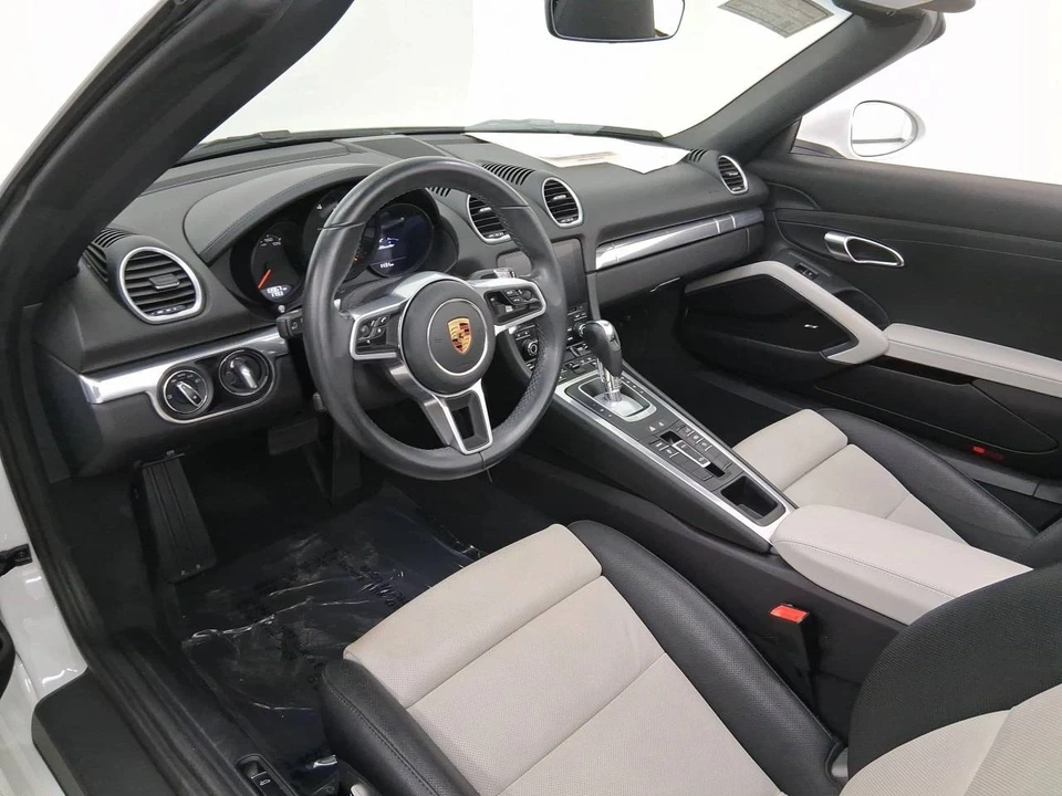 2022 Porsche 718 Boxster - Image 4 of 5