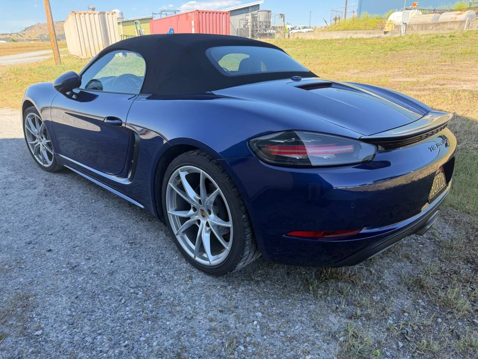 2022 Porsche 718 Boxster - Image 16 of 20