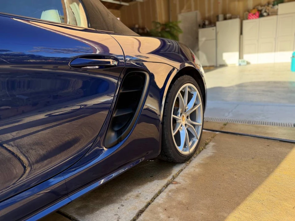 2022 Porsche 718 Boxster - Image 8 of 20