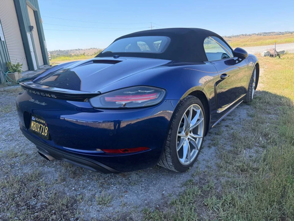 2022 Porsche 718 Boxster - Image 15 of 20