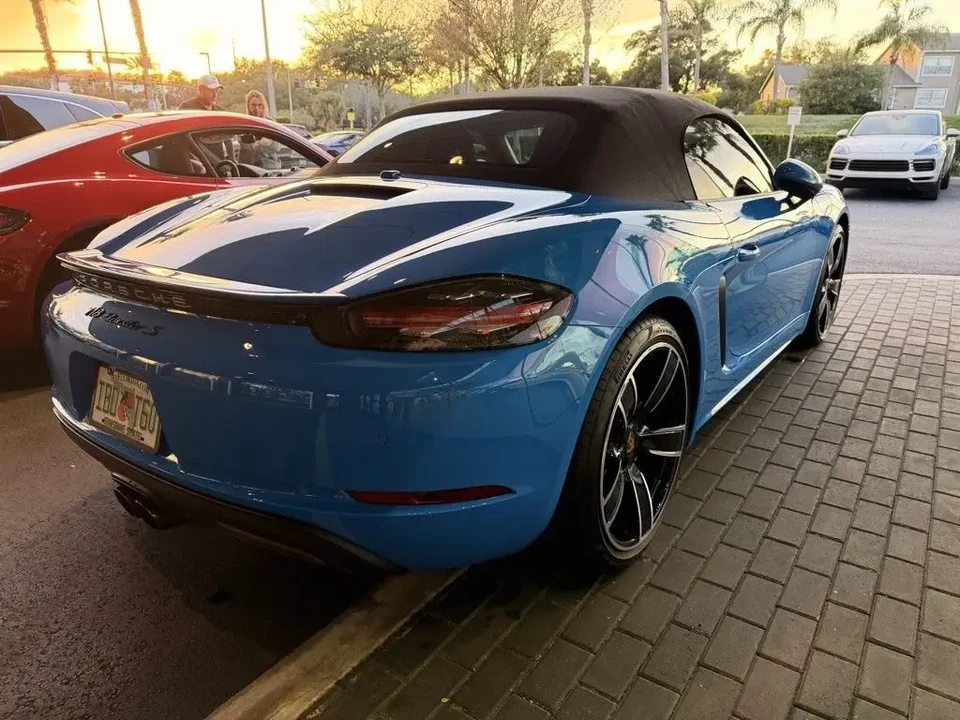 2022 Porsche 718 Boxster S - Image 5 of 8