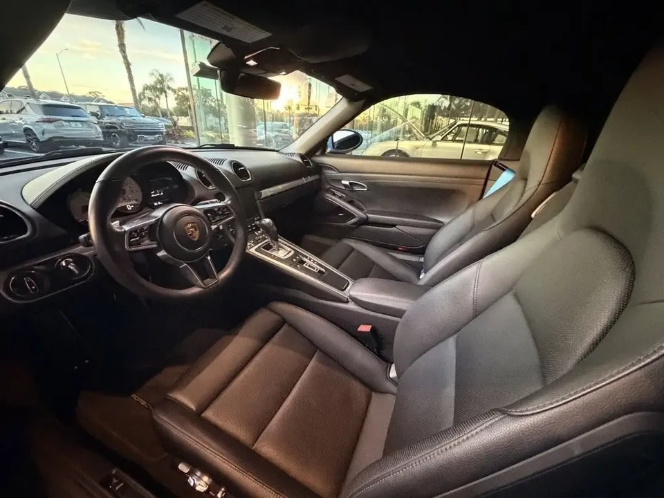 2022 Porsche 718 Boxster S - Image 6 of 8