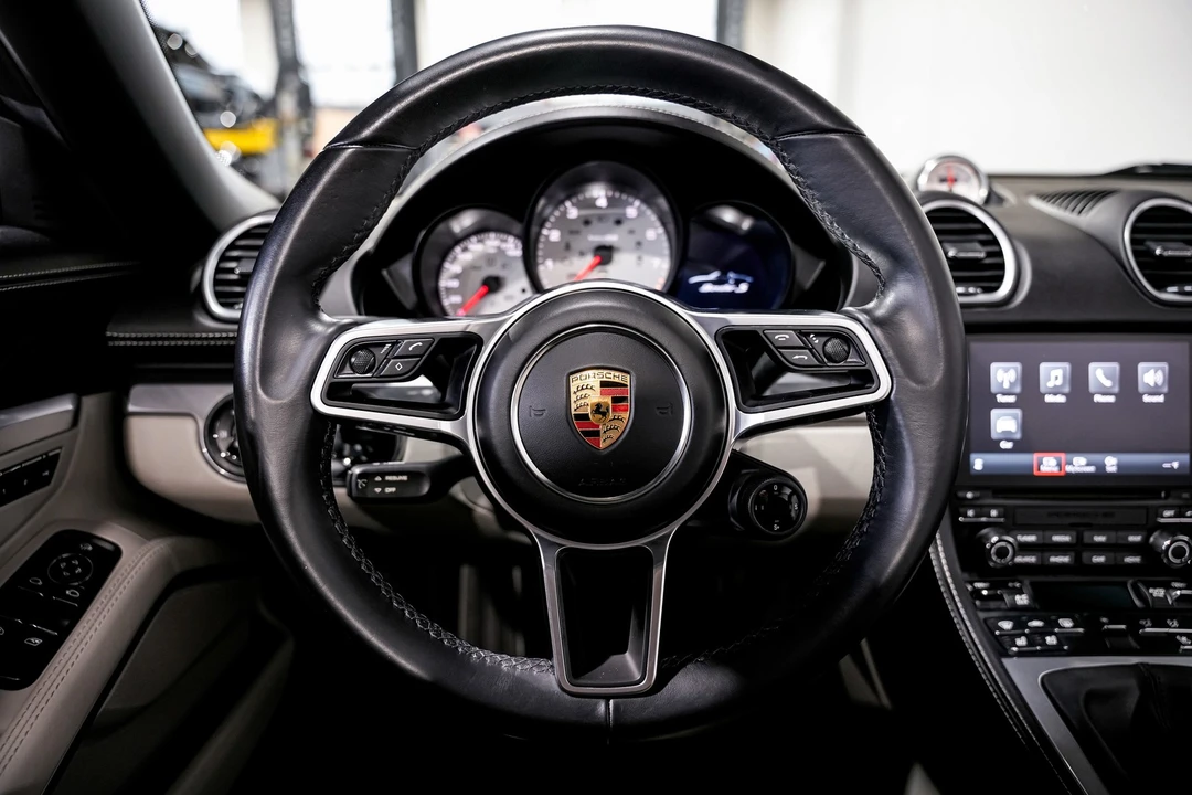 2022 Porsche 718 Boxster S - Image 9 of 21