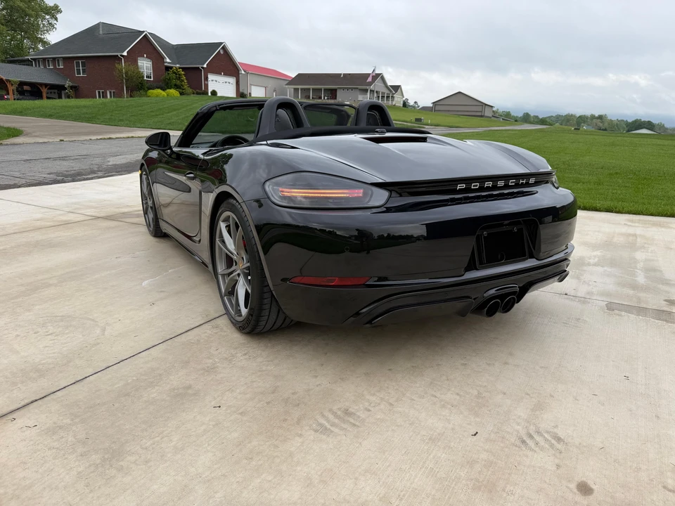 2022 Porsche 718 Boxster S - Image 14 of 31