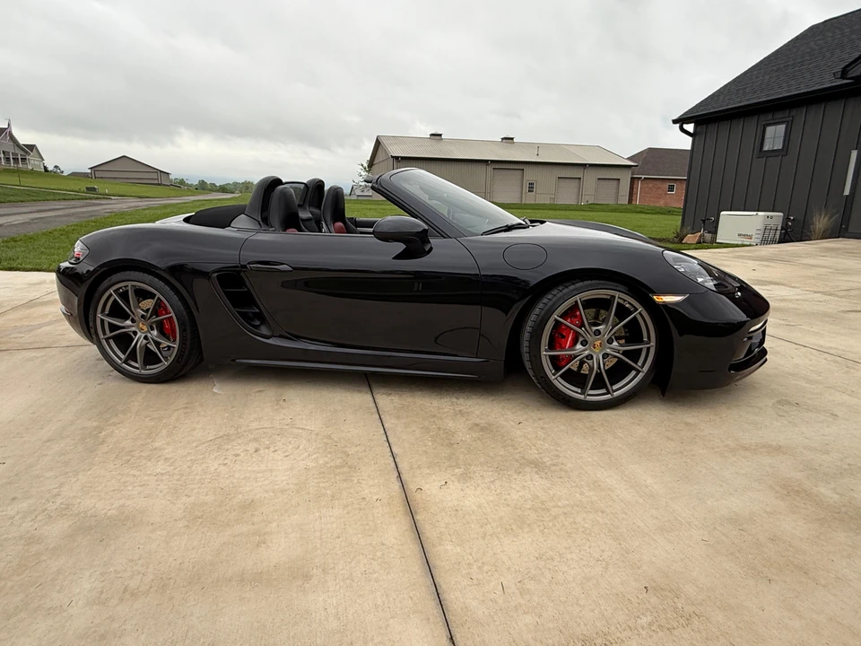 2022 Porsche 718 Boxster S - Image 21 of 31