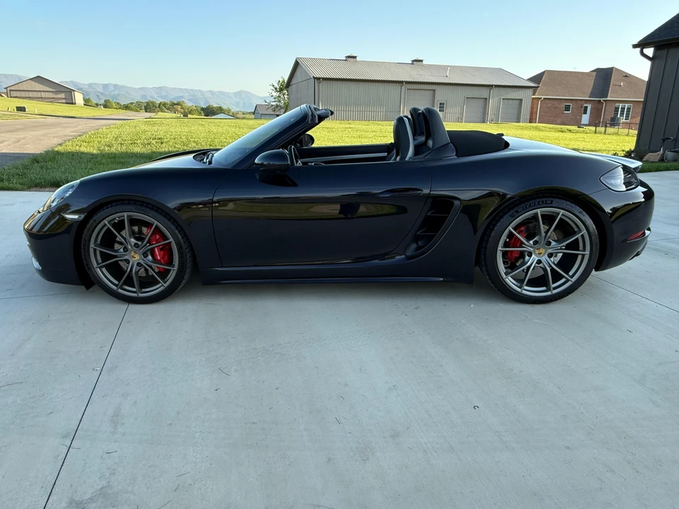 2022 Porsche 718 Boxster S - Image 13 of 31