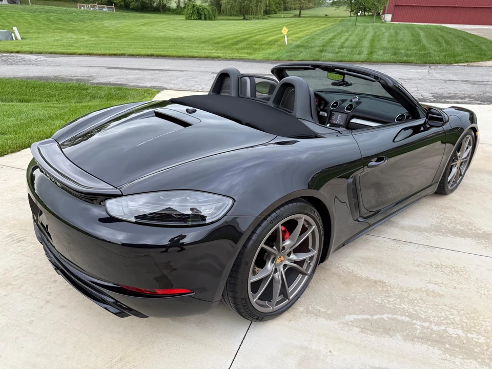 2022 Porsche 718 Boxster S - Image 17 of 31