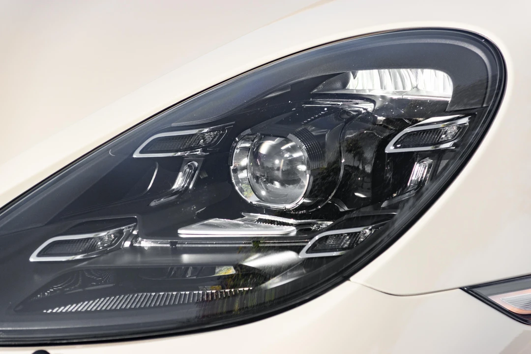 2022 Porsche 718 Boxster Spyder - Image 27 of 31