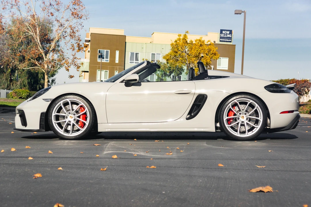 2022 Porsche 718 Boxster Spyder - Image 8 of 31