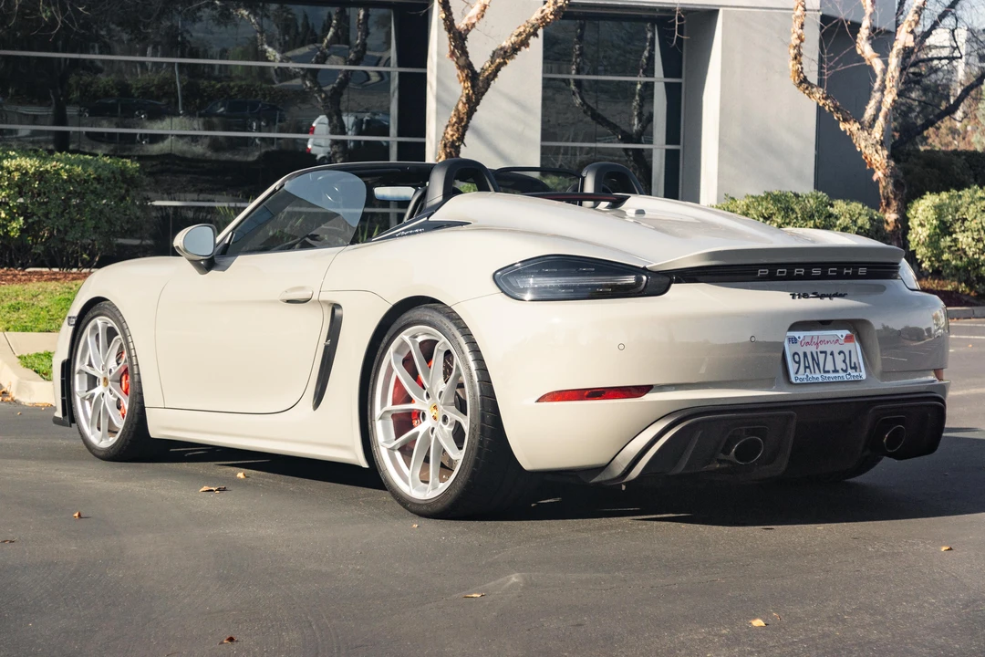 2022 Porsche 718 Boxster Spyder - Image 10 of 31