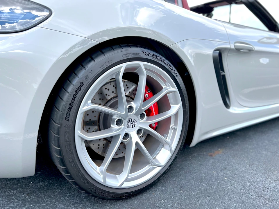 2022 Porsche 718 Boxster Spyder - Image 27 of 31