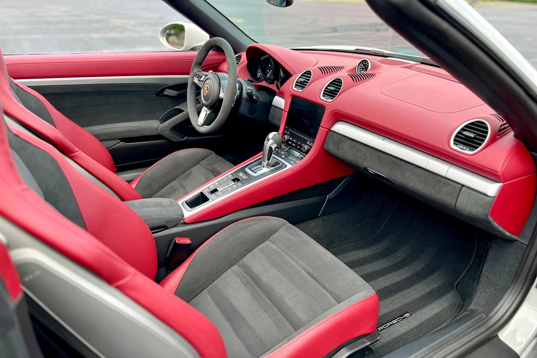 2022 Porsche 718 Boxster Spyder - Image 30 of 31