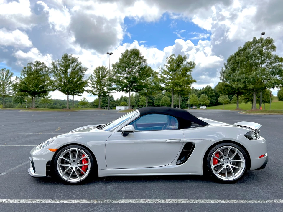 2022 Porsche 718 Boxster Spyder - Image 12 of 31