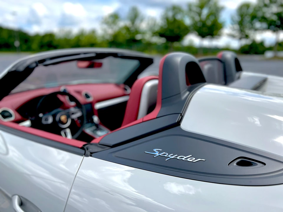 2022 Porsche 718 Boxster Spyder - Image 18 of 31