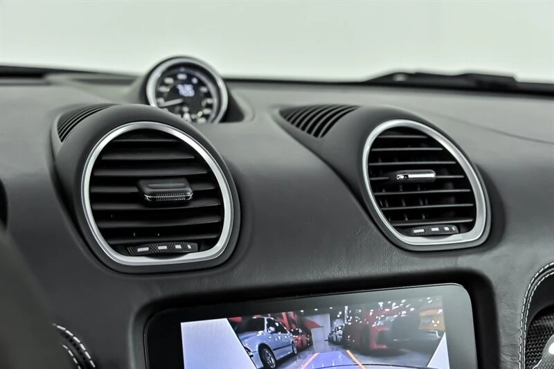 2022 Porsche 718 Boxster Spyder - Image 26 of 31