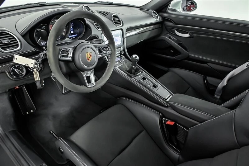 2022 Porsche 718 Boxster Spyder - Image 16 of 31