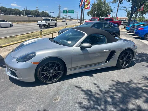 2022 Porsche 718 Boxster T Roadster 2D