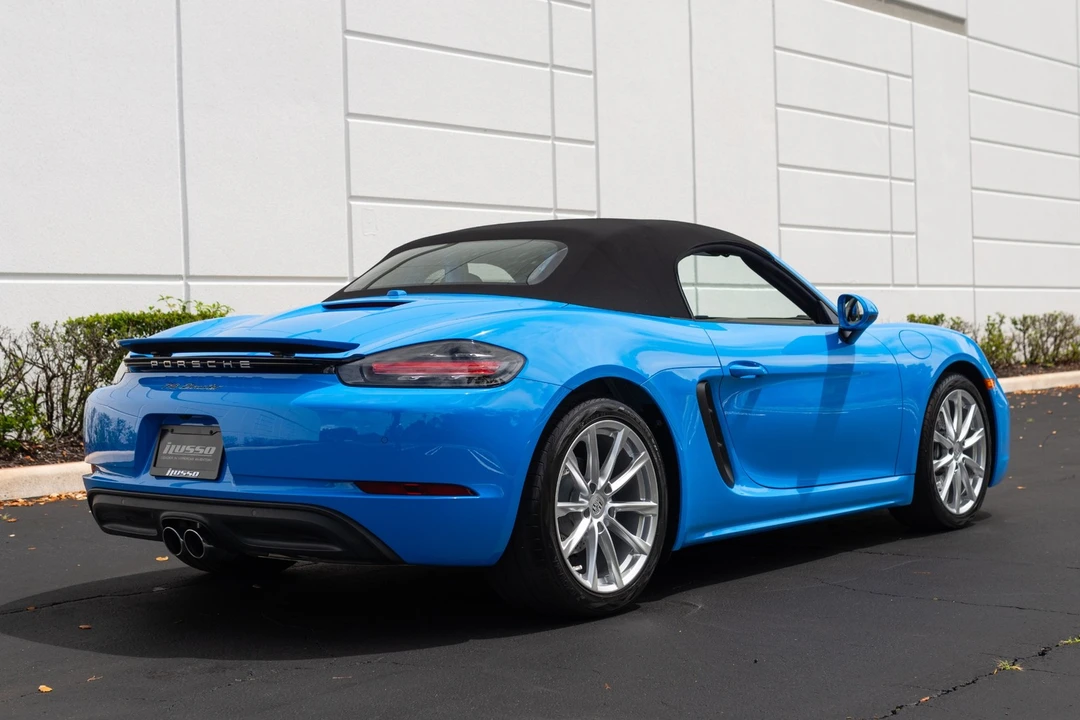 2022 Porsche 718 Boxster - Image 16 of 21