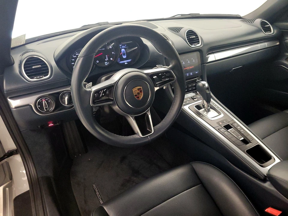 2022 Porsche 718 Boxster - Image 10 of 24