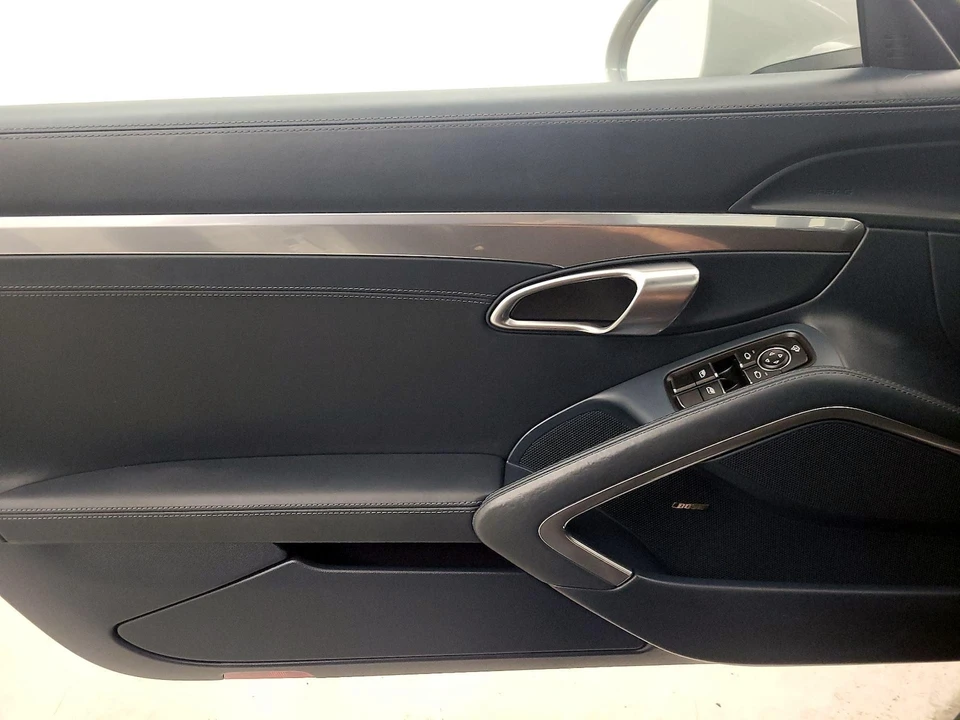 2022 Porsche 718 Boxster - Image 13 of 24