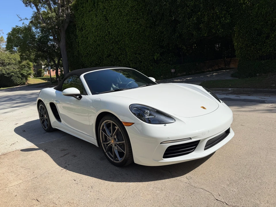 2022 Porsche 718 Boxster - Image 17 of 31