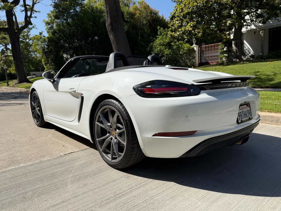 2022 Porsche 718 Boxster - Image 11 of 31