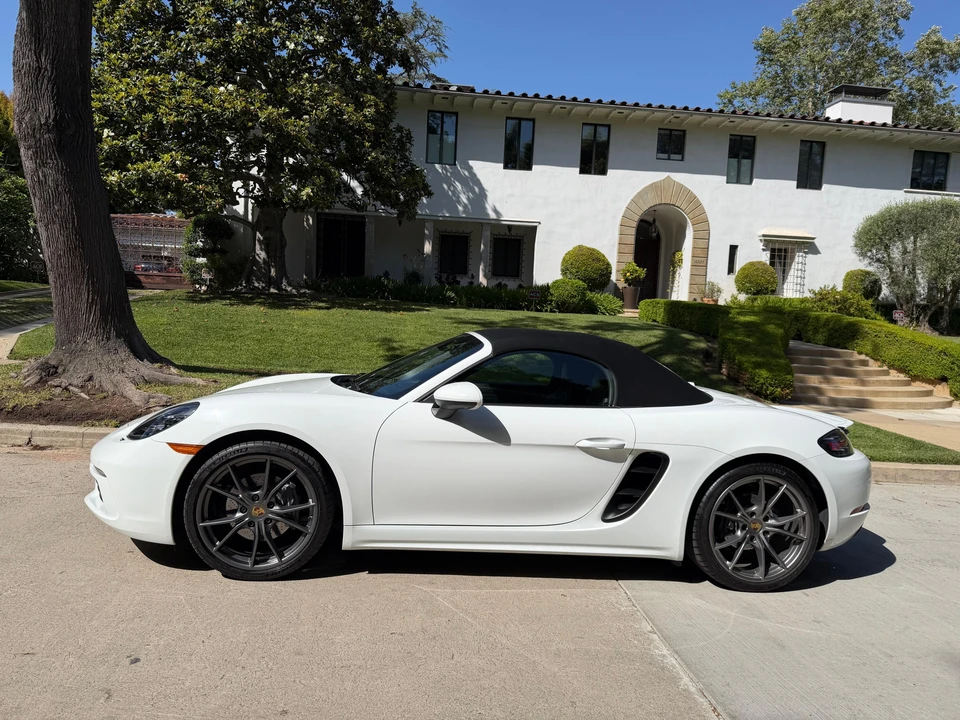 2022 Porsche 718 Boxster - Image 9 of 31