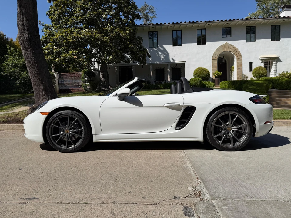 2022 Porsche 718 Boxster - Image 8 of 31
