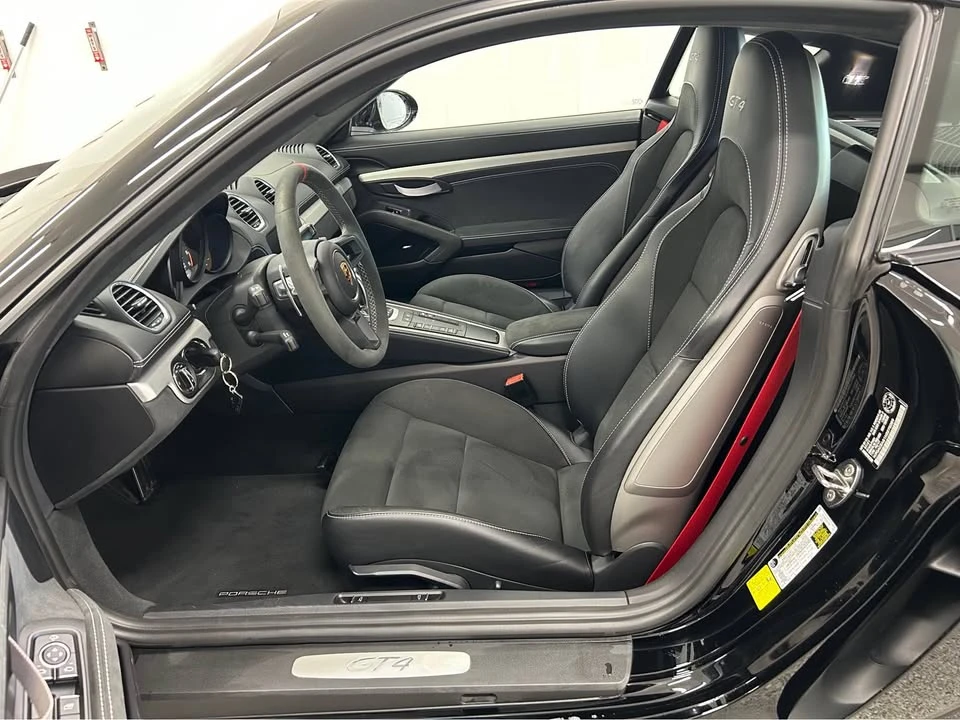 2022 Porsche 718 Cayman - Image 9 of 13