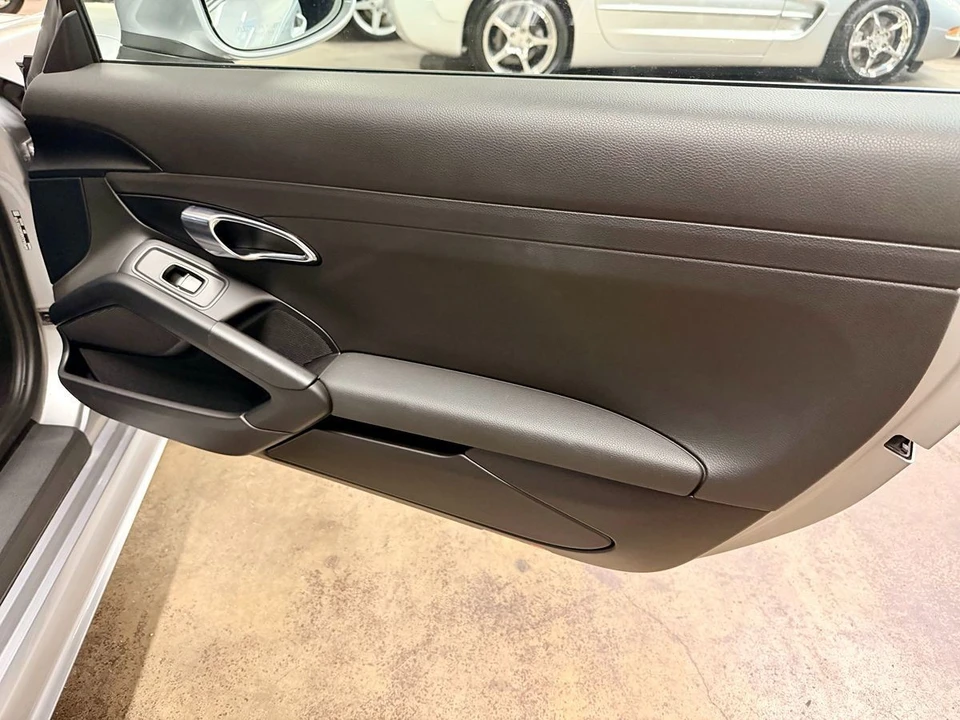 2022 Porsche 718 Cayman - Image 16 of 21