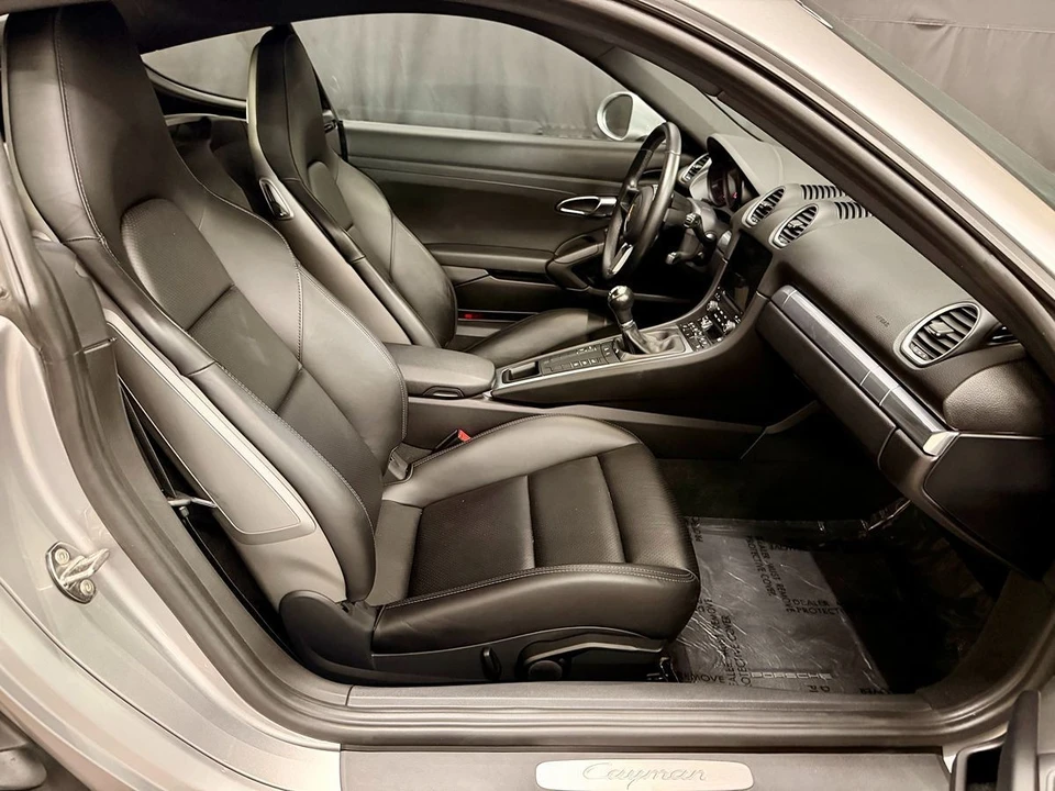 2022 Porsche 718 Cayman - Image 17 of 21