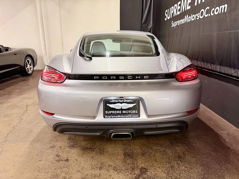 2022 Porsche 718 Cayman - Image 8 of 21