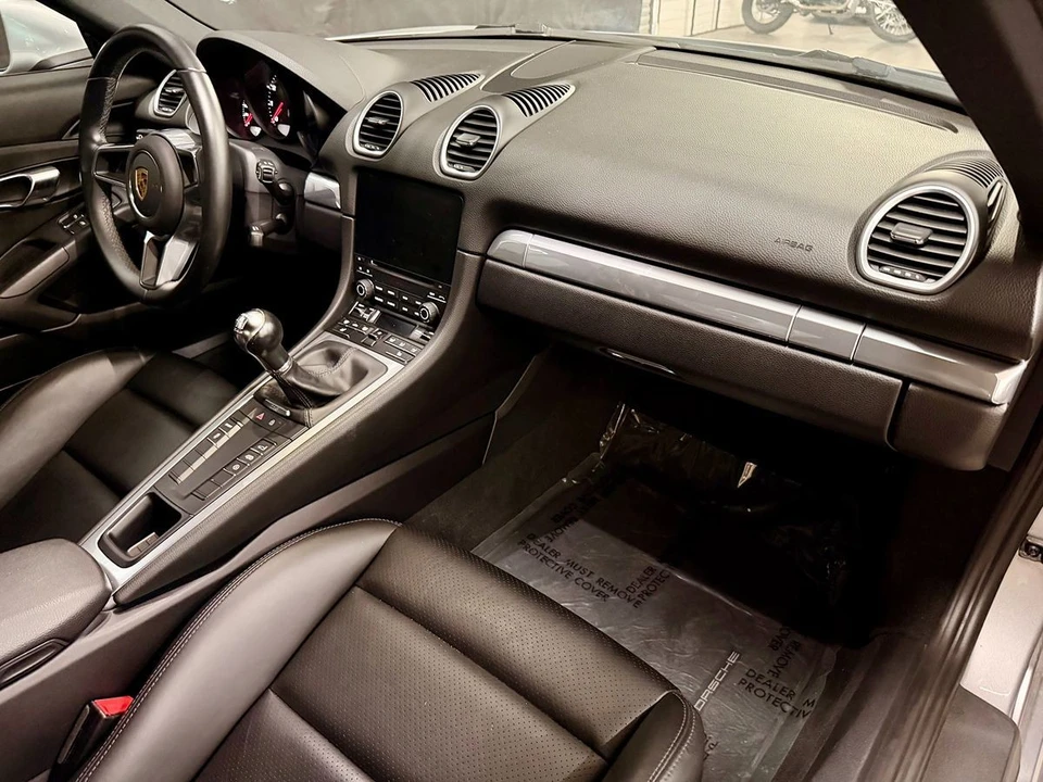 2022 Porsche 718 Cayman - Image 15 of 21