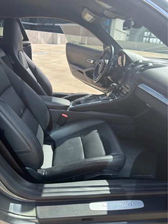 2022 Porsche 718 Cayman - Image 7 of 10
