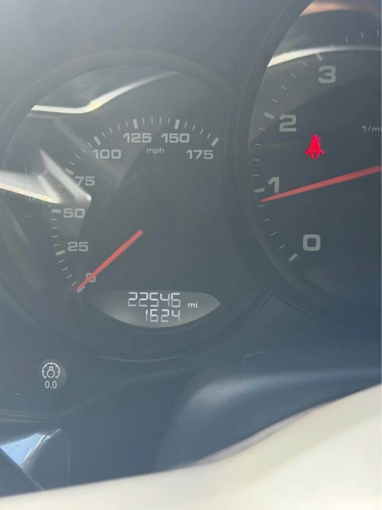 2022 Porsche 718 Cayman - Image 9 of 10