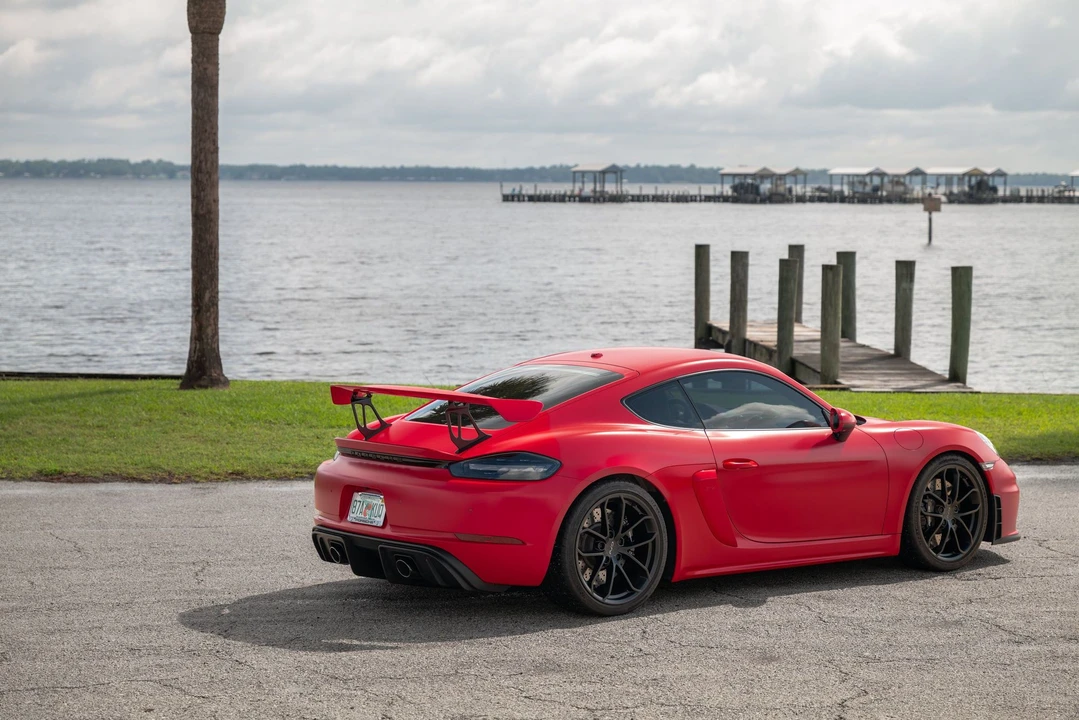 2022 Porsche 718 Cayman GT4 - Image 4 of 31