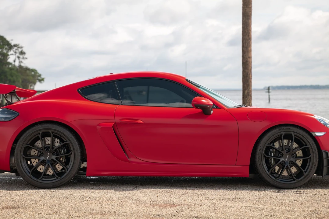 2022 Porsche 718 Cayman GT4 - Image 6 of 31