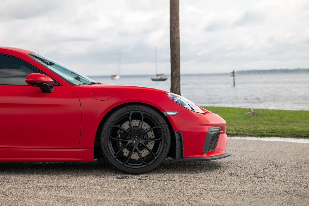 2022 Porsche 718 Cayman GT4 - Image 7 of 31