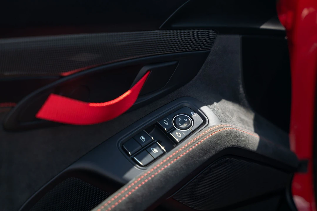 2022 Porsche 718 Cayman GT4 - Image 12 of 31