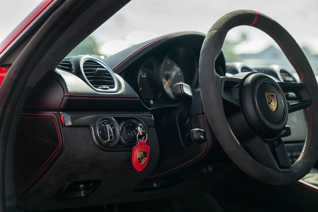 2022 Porsche 718 Cayman GT4 - Image 15 of 31