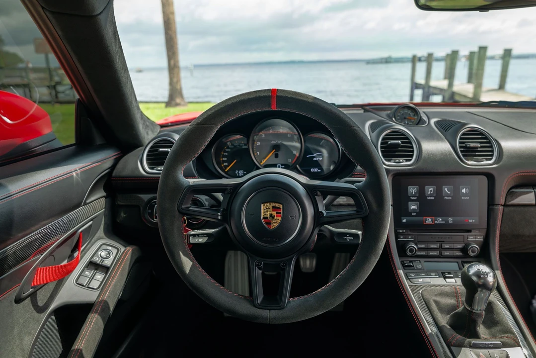2022 Porsche 718 Cayman GT4 - Image 21 of 31
